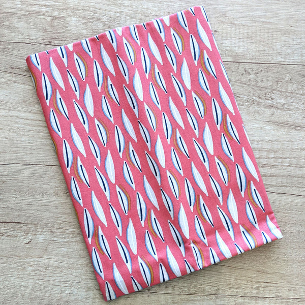 Coupon 150x100 cm - Fond corail feuilles allongées