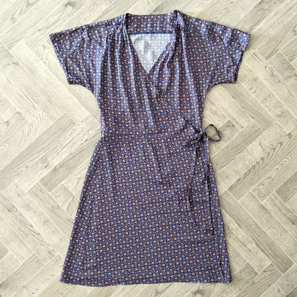Robe Plume en viscose bleu nuit fleurs T36