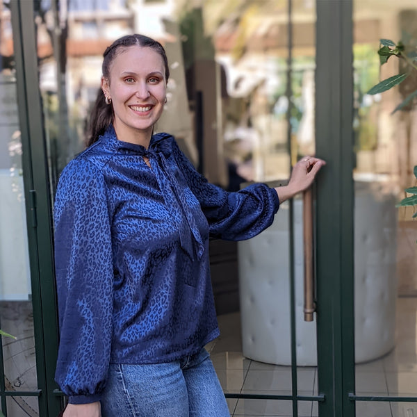 Tissu satiné léopard bleu nuit