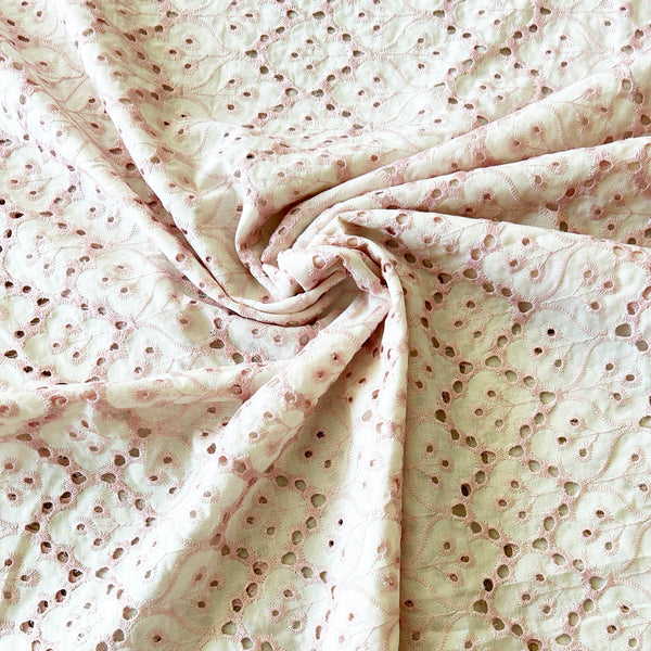 Broderie anglaise festonné écru et rose