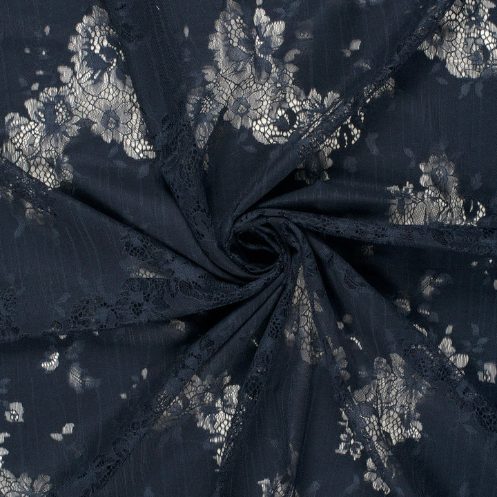 Dentelle fleur ajourée bleu marine