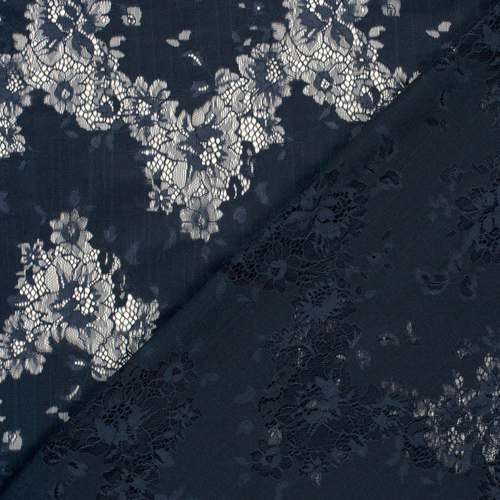 Dentelle fleur ajourée bleu marine