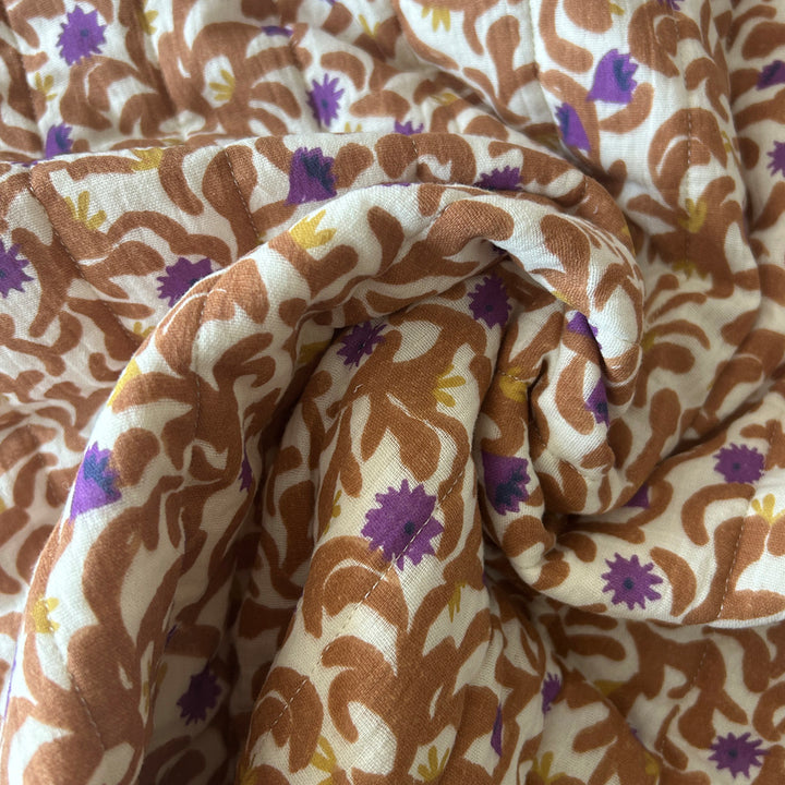 Matelassé coton double gaze branche et fleur violette