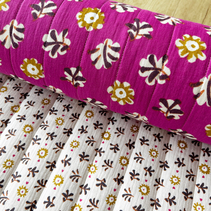 Matelassé coton double gaze fuschia et blanc fleurs