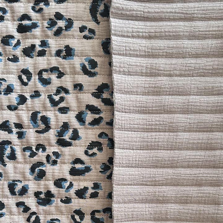 Matelassé coton double gaze taupe léopard