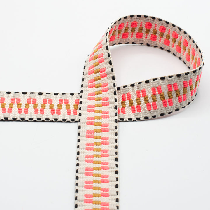 Sangle ethnique 40 mm rose fluo