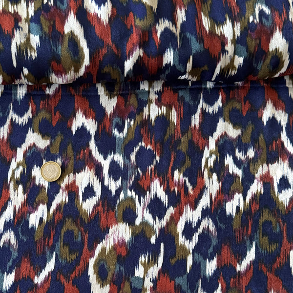 Tissu satiné ikat fondu bleu et rouille