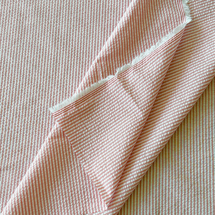 Seersucker fines rayures rose foncé