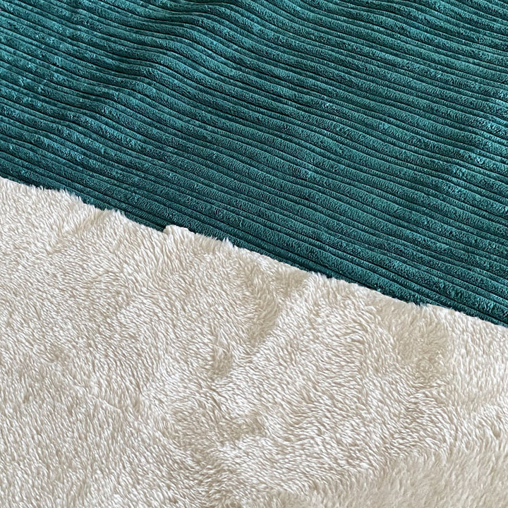 Velours Double face côte irrégulière et poils vert Emeraude