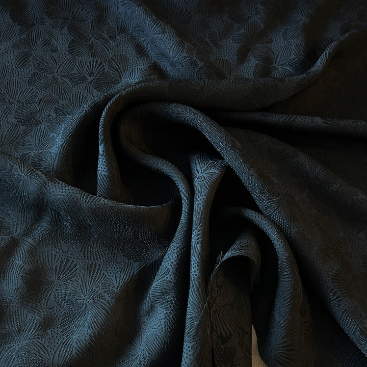 Voile jacquard camélia noir Made in France