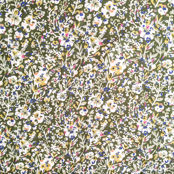 Viscose fond vert mousse fleurs écru