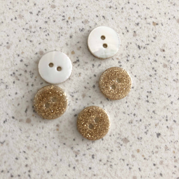 Boutons nacre paillettes or 11 mm
