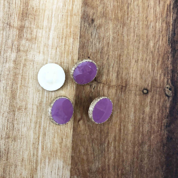 Boutons à queue violet contour paillettes or 10 mm