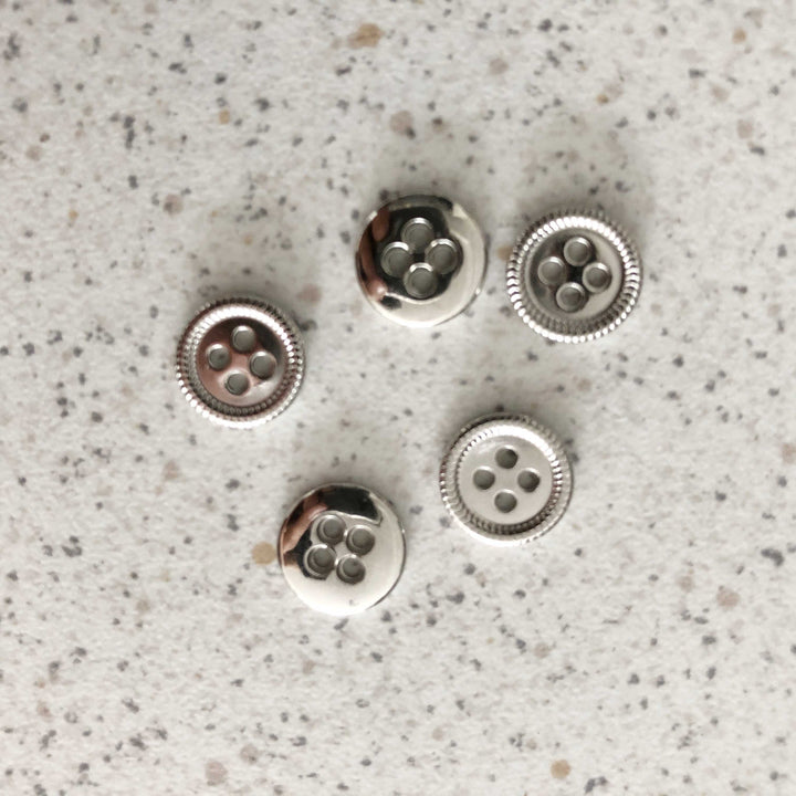 Bouton métal argent contour strie 10 mm