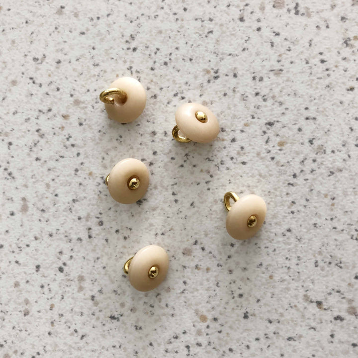 Bouton rond tête d'épingle or beige 9 mm