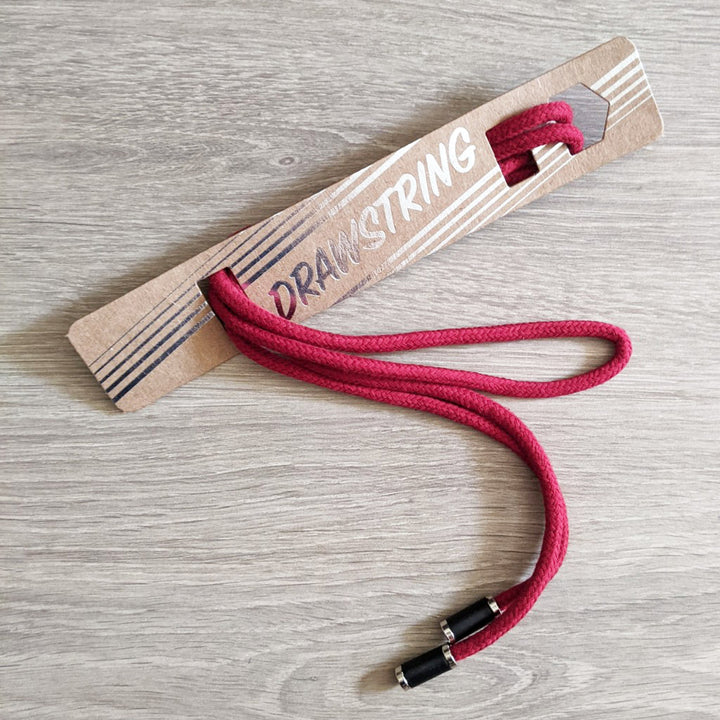 Cordon rouge embout noir rond