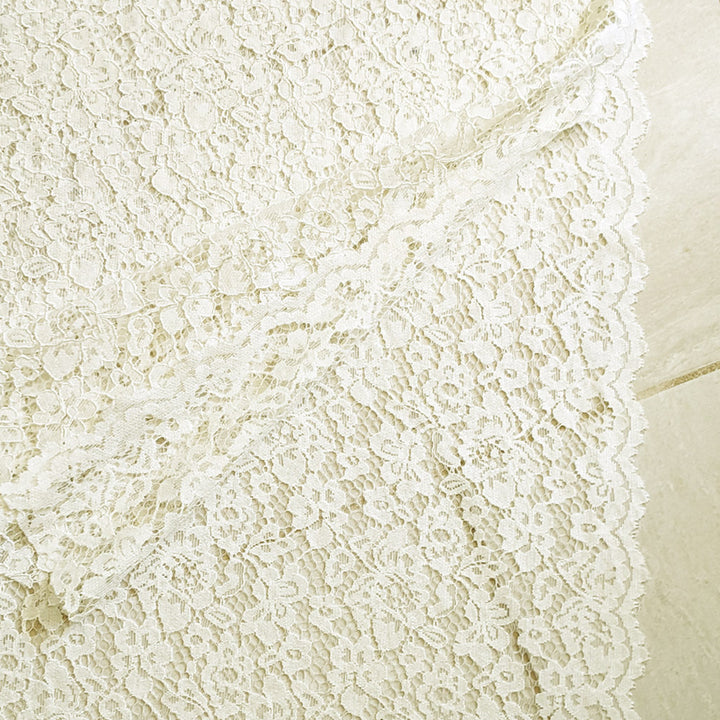 Dentelle fleur feston écrue