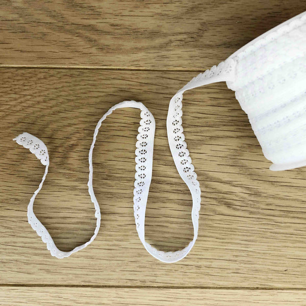 Elastique dentelle lingerie pétale blanc