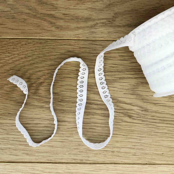 Elastique dentelle lingerie pétale blanc