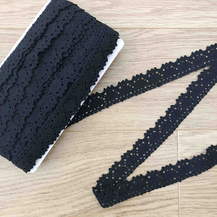 Galon dentelle macramé noir 30 mm
