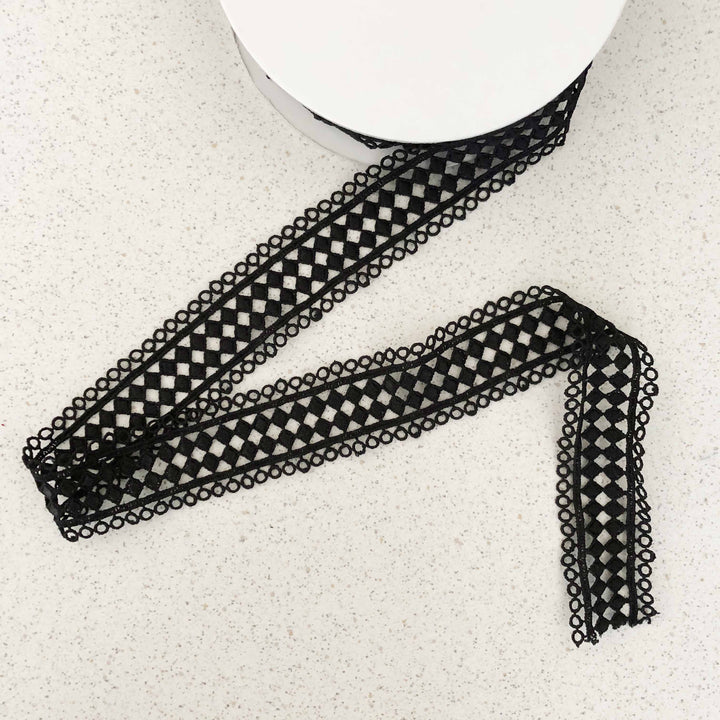 Galon macramé noir double losange 40 mm